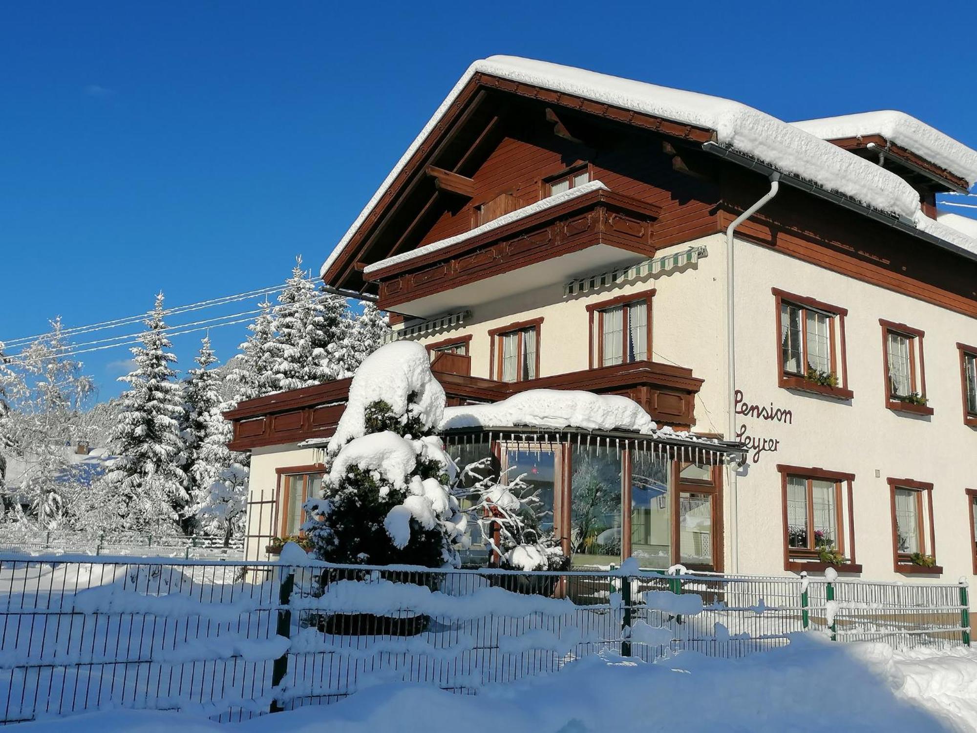 Pension Leyrer Kotschach-Mauthen Екстериор снимка