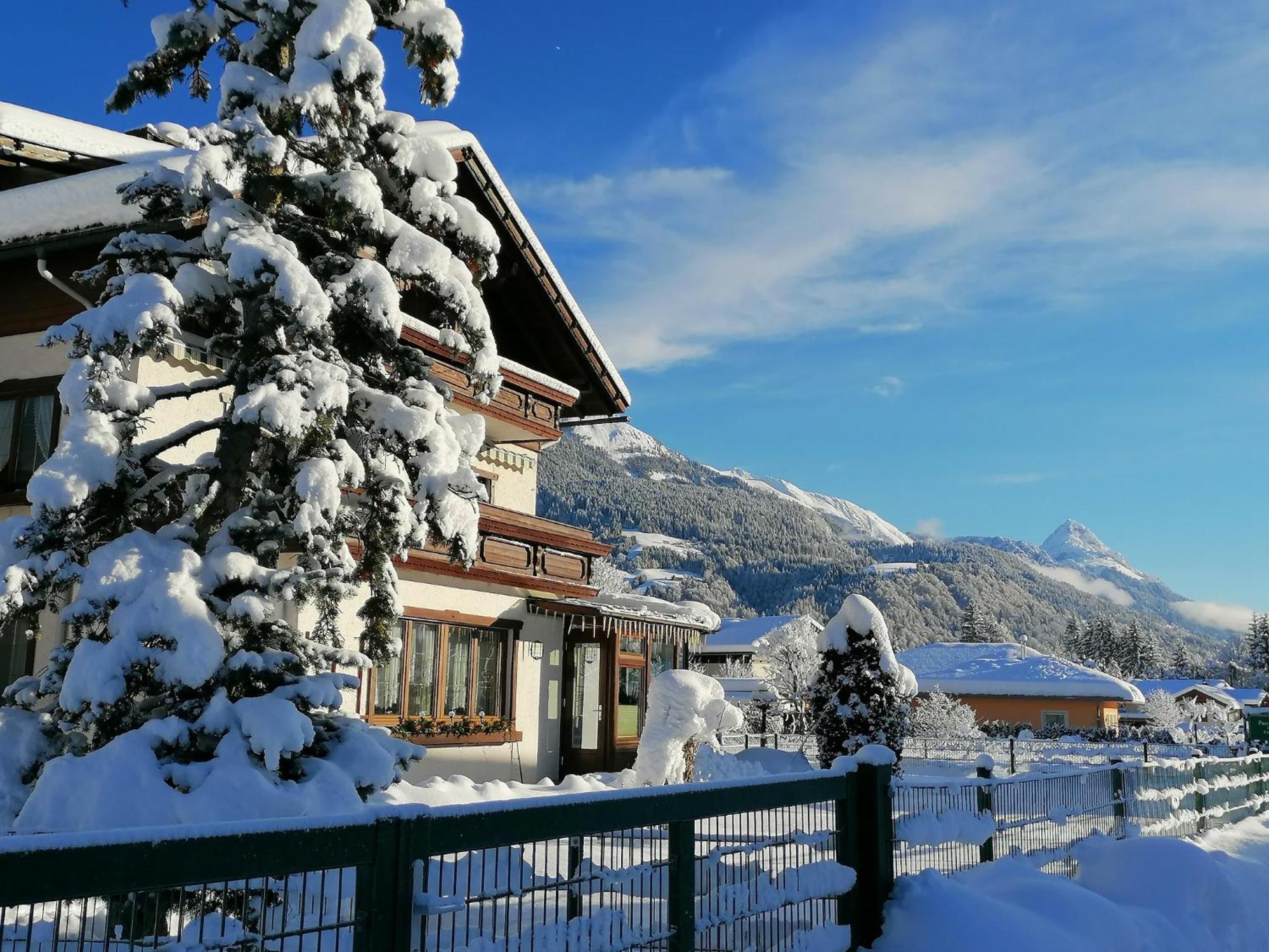 Pension Leyrer Kotschach-Mauthen Екстериор снимка