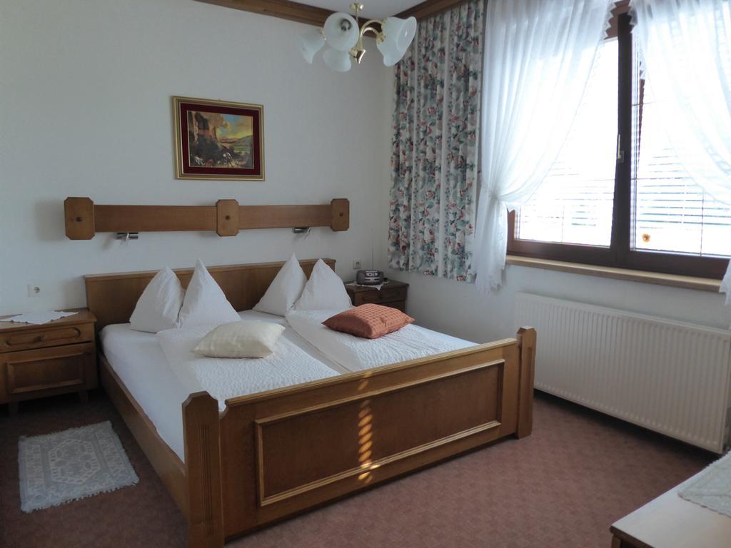 Pension Leyrer Kotschach-Mauthen Екстериор снимка